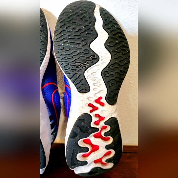 Kids Nike Renew size 5 Y Blue Sneakers - Picture 8 of 12